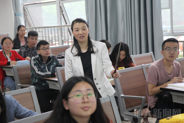 //voice.cr-zhibo.net/__local/8/71/39/1E1D6171B11342ADBC7F231EB74_3C63344E_1D07B.jpg